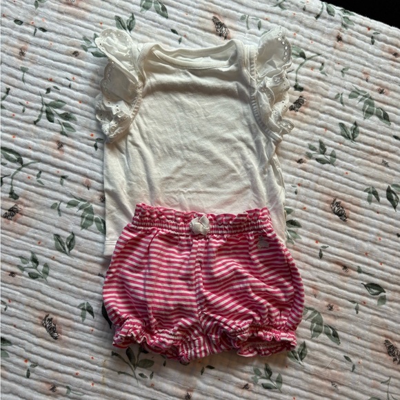 Baby GAP Mix and Match Ruffle Body Suit & Bloomer Sets (6 outfits) - Picture 13 of 13